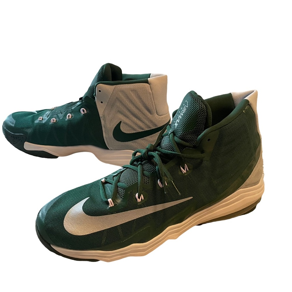 2016 Nike Air Max Audacity 2016 basketball Sneakers. US size 16.